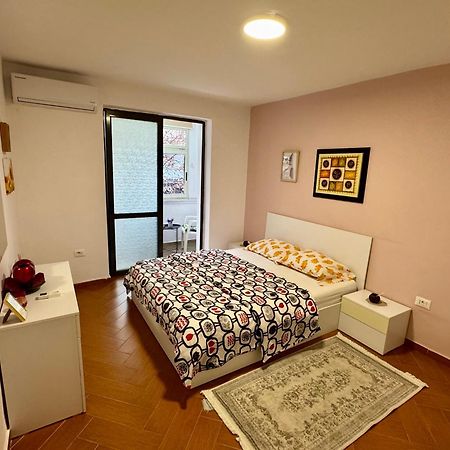 Skerdi'S Apartment - City Center Тирана Экстерьер фото