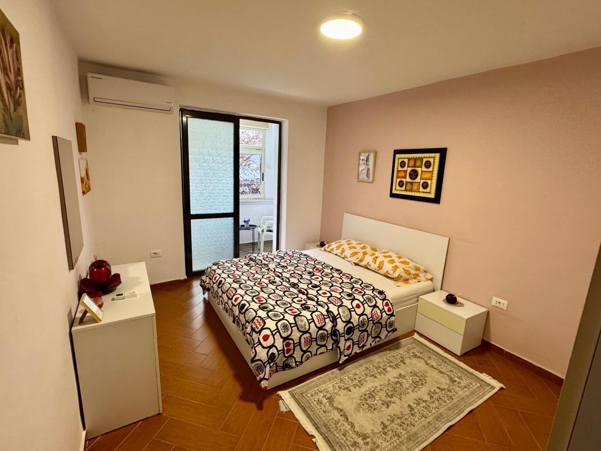 Skerdi'S Apartment - City Center Тирана Экстерьер фото